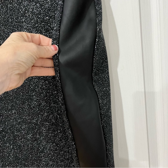 Laura Petites black with faux leather up sides skirt size medium - Picture 5 of 9